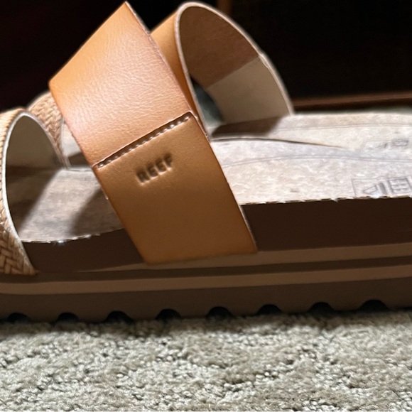 Great Slide Sandals with Woven Strap Details - Picture 4 of 4